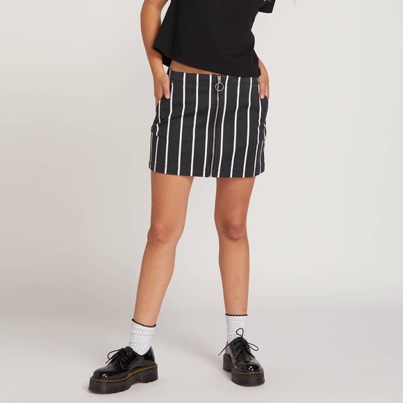 *Volcom Frochickie Skirt* NWT! - Picture 7 of 7